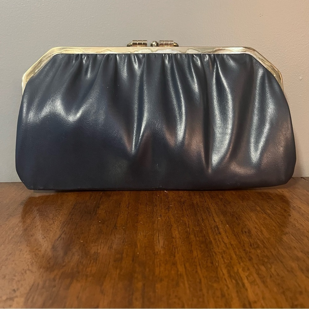 Red and Navy blue reversible vintage clutch purse with gold tone clasp. - Picture 9 of 10